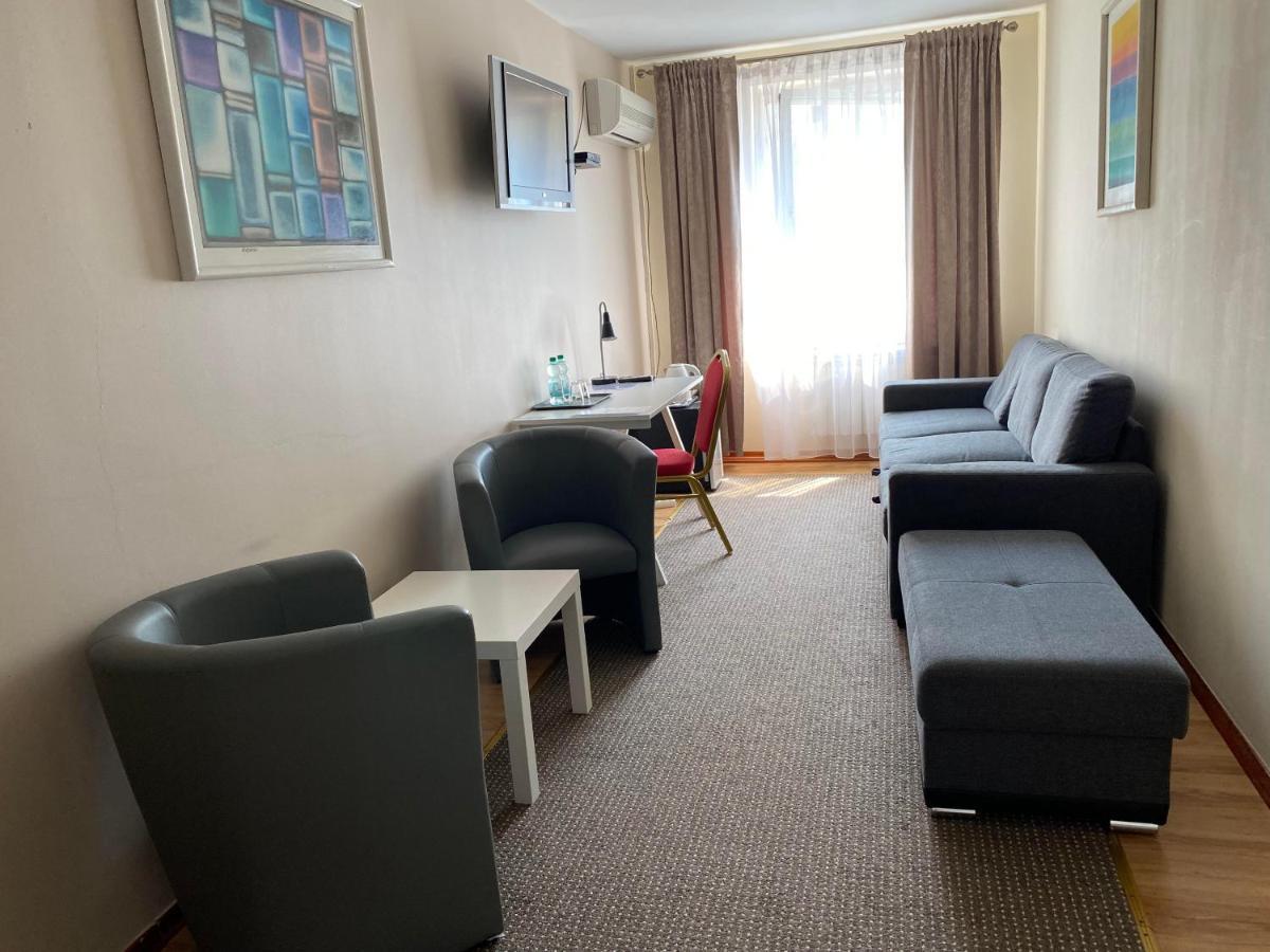 Obiekt "Czarny Rycerz" Aparthotel Jastrzębie Zdrój Exterior foto